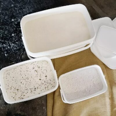 Mehlboxen Häussler mit Teig und Mehl